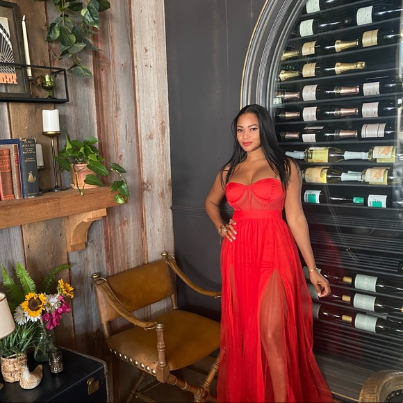 Gorgeous Summer Dress💐 - Picture 3 of 3